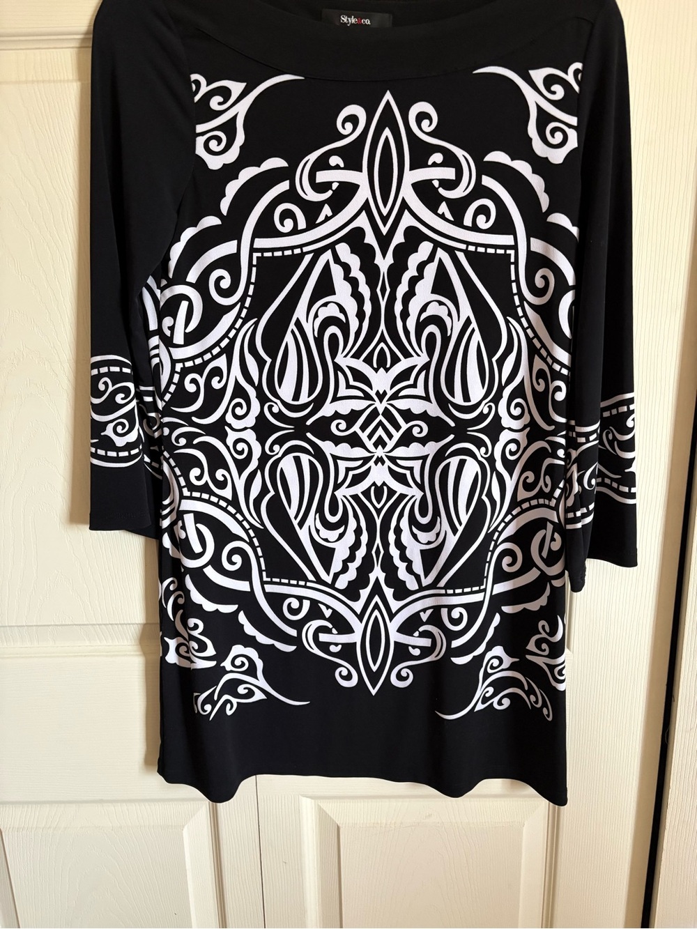 Black and White Printed Women's Tunic Top